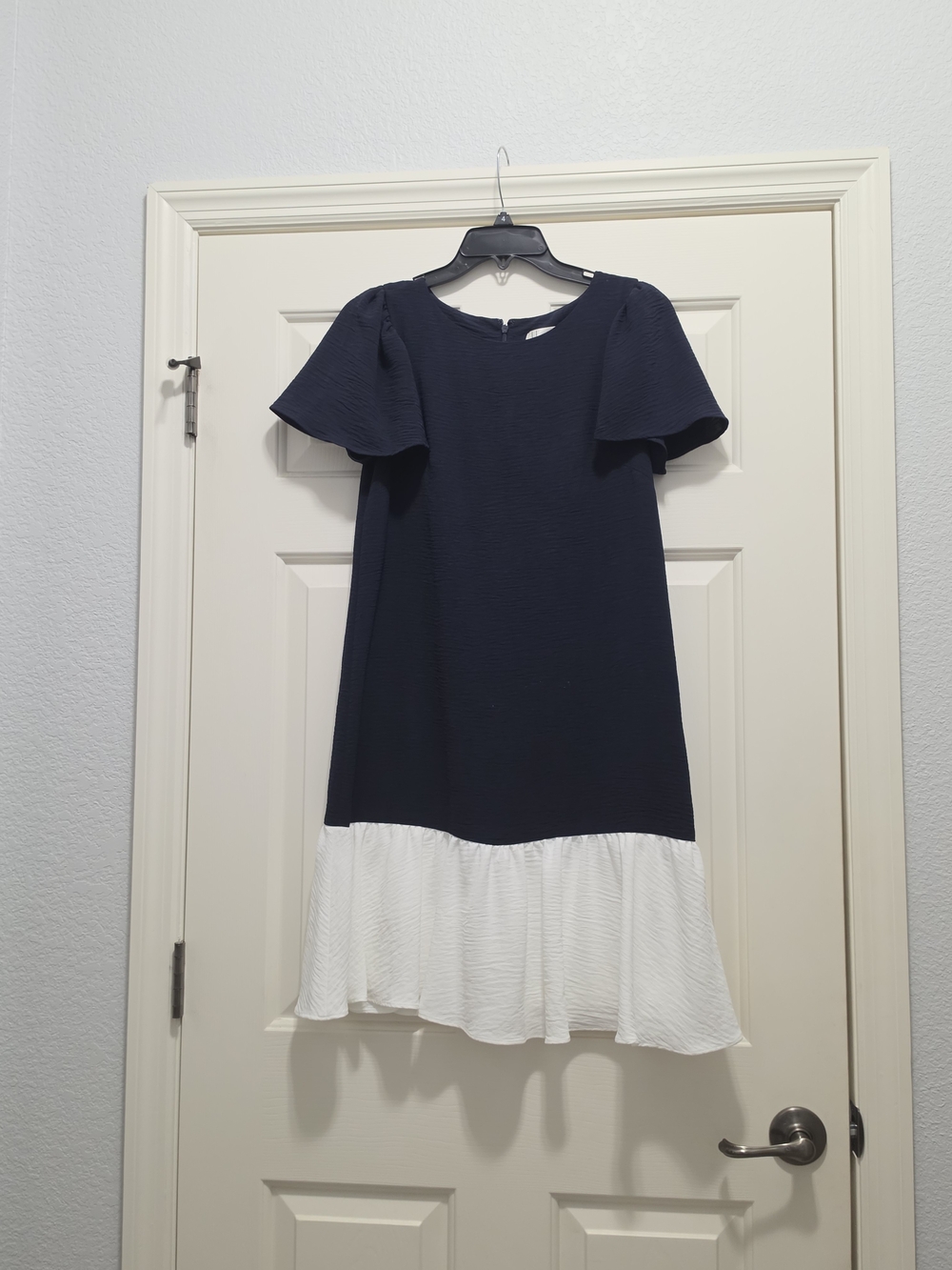 Harper Rose Size 4 Navy and White Flutter-Sleeve Ruffle Dress